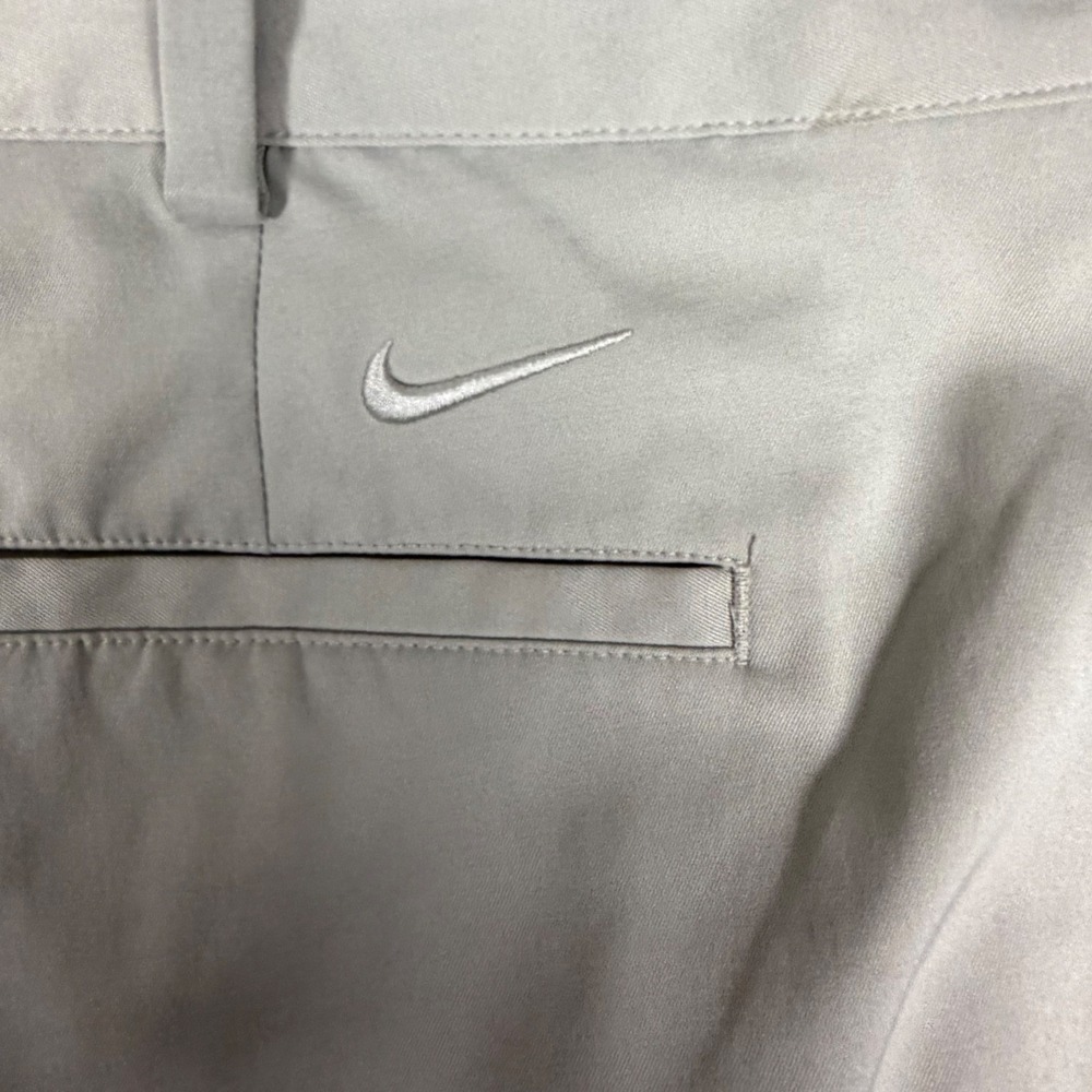 Nike Golf Dri-FIT Shorts Mens 42 Khaki Beige Flat Front Performance 10in Inseam - Picture 2 of 5